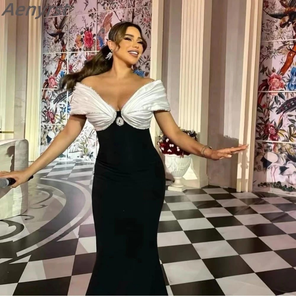 Aenyrst Sexy Ruched Off Shoulder Prom Dresses White Black customized Evening Dresses Shiny Sequin Party Gowns Special Occasion