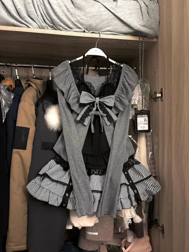 

Японские кружевные лоскутные топы с лямкой на шее и длинными рукавами Y2k, женские полосатые юбки с высокой талией Y2k, новинка 2025, комплекты из двух предметов