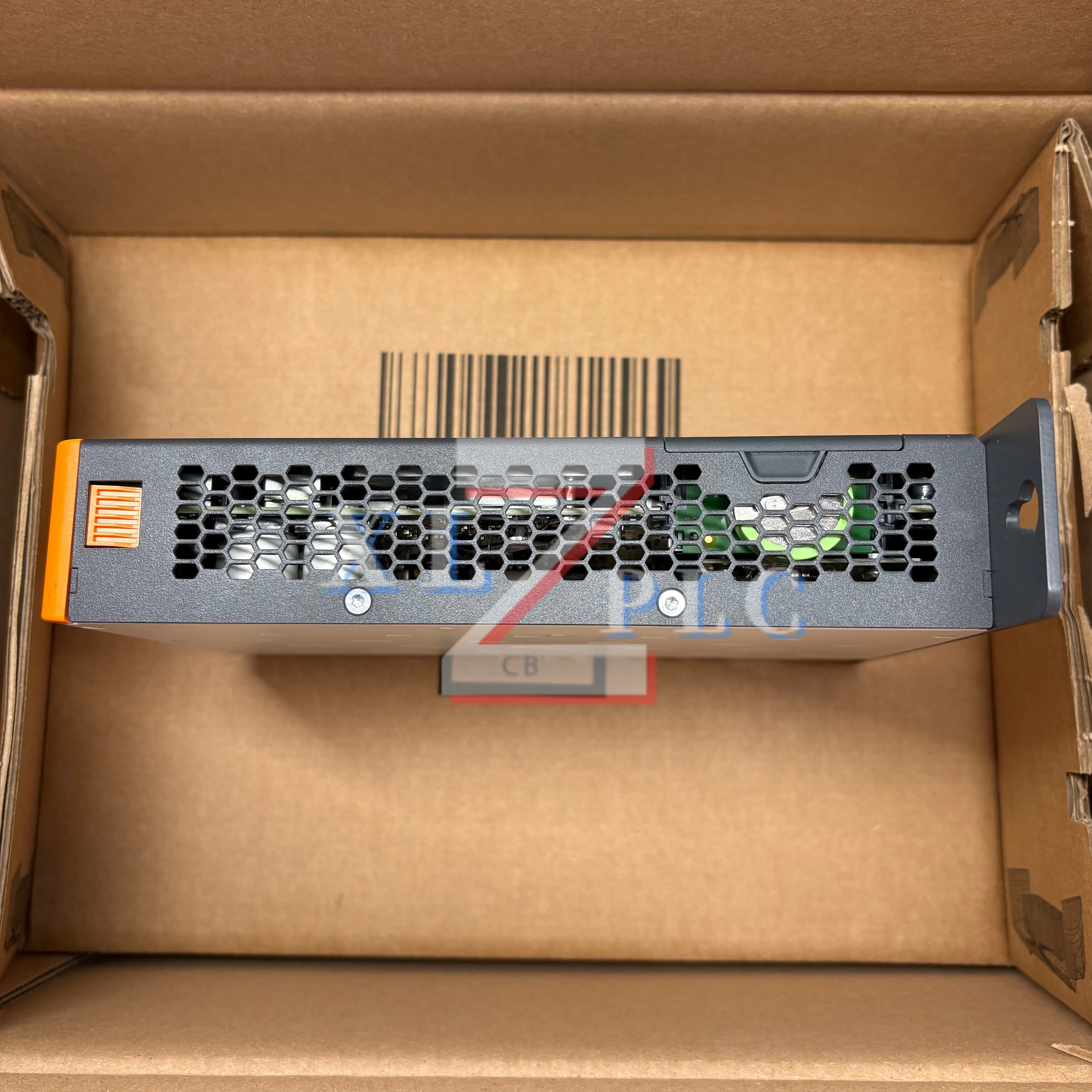 

Промышленный компьютер в новой упаковке PC2200 5R2A21000000Q0-003 5ACCIF01.FPLS-000