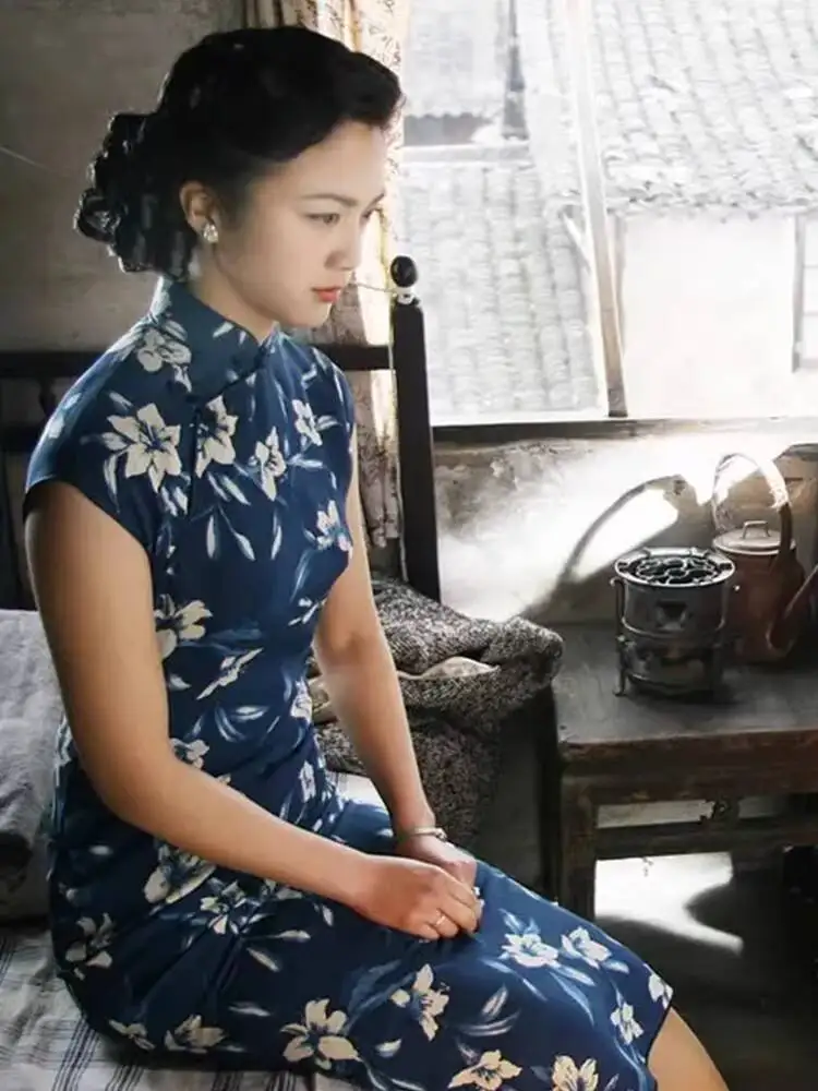 

Tang Wei movie Lust, Caution long cheongsam Hong Kong style Luxury flower Blue Qipao women Qipao Dress Cheongsam Long Dress
