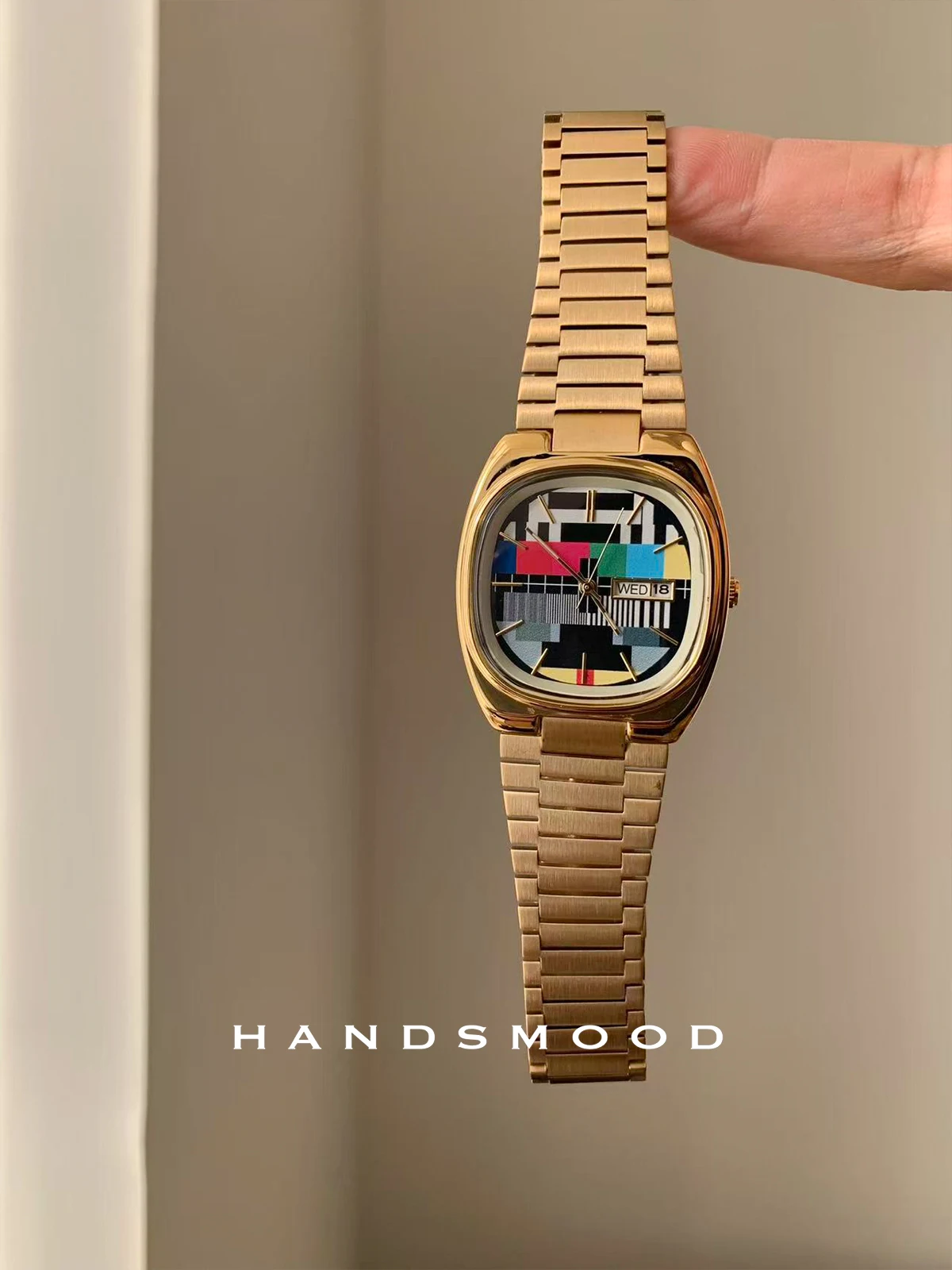 ساعة نسائية كلاسيكية كلاسيكية بتصميم مربع ملون للتلفزيون بتصميم شخصي ساعة نسائية راقية ساعة فاخرة عالية الجودة