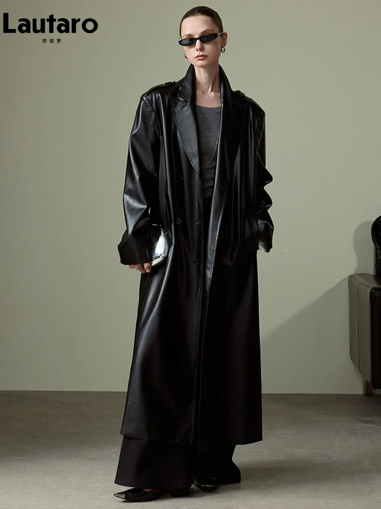 

Lautaro Spring Autumn Extra Long Shiny Black Pu Leather Trench Coat for Women Luxury Chic Overcoat Runway European Fashion 2026