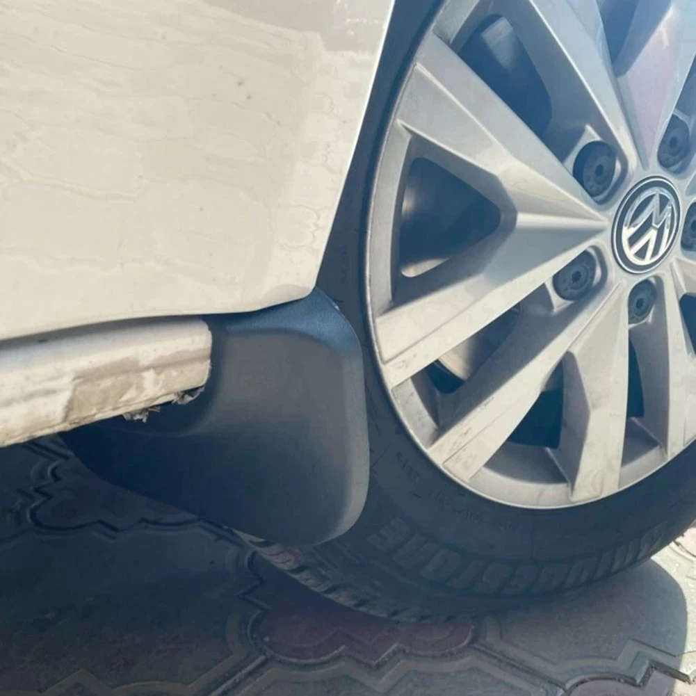 اللوحات الأمامية والخلفية للسيارة، اللوحات الطينية المزخرفة والواقية، سهلة التركيب، واقيات الطين كما يظهر الصور