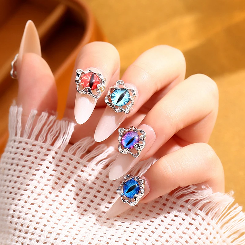 10PCS 3D 악마의 눈 네일 아트 참 눈알 눈동자 액세서리 손톱 장식을위한 합금 부품 매니큐어 장식 용품 재료