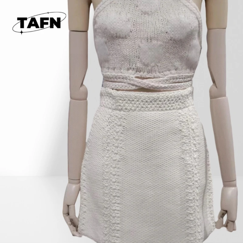 Comfortable Two-Piece Women's Skirt Set for Relaxed Summer Days Chic Women’s Skirt Set, Great for Hot Weather Fashion AI1310