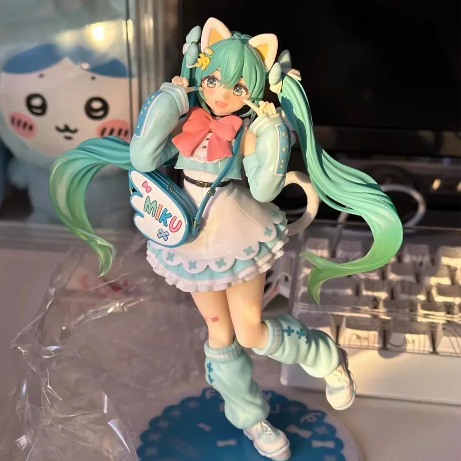 Pussy Maid Fantasies: Die Zukunft der Hatsune Miku Anime-Mädchen – 19CM PVC-Animationsfigur als Chassis-Dekoration und modisches Spielzeug