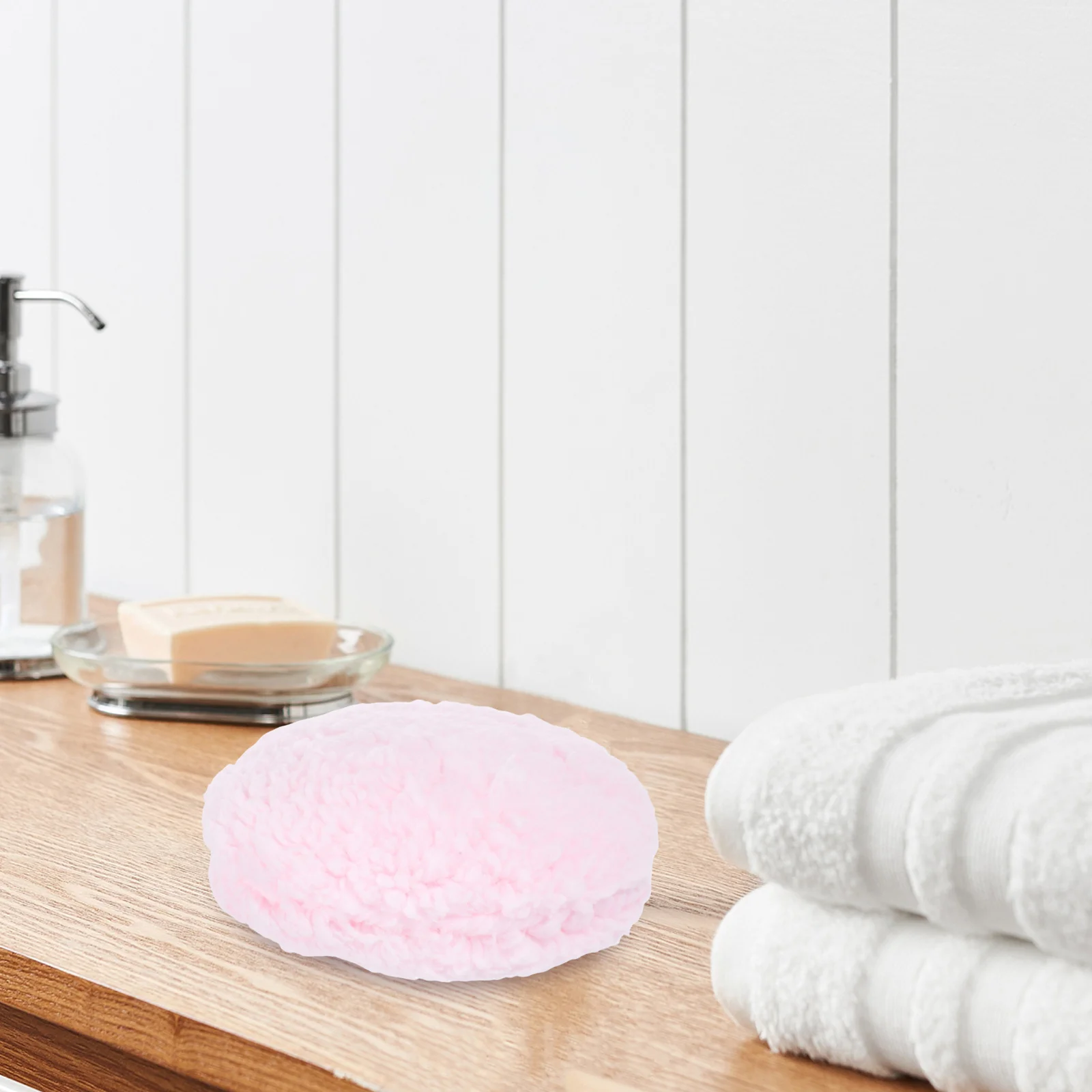 أداة مكياج نسائية على شكل بودرة وردية كبيرة مستديرة لتحديد بودرة الجسم والوجه