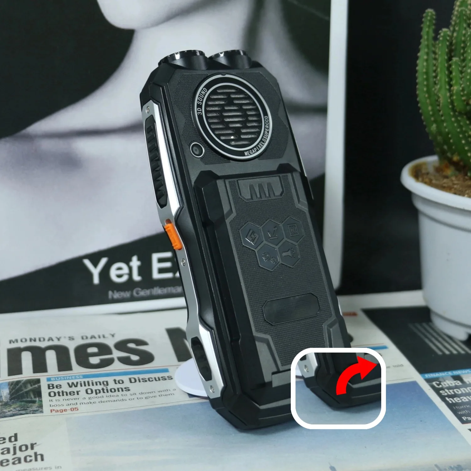 6800mAh Rugged Senior Phone Dual SIM SOS Call Anti-Slip Power Bank FM Magic Voice Dual Flashlight Power Bank for Outdoor Elderly