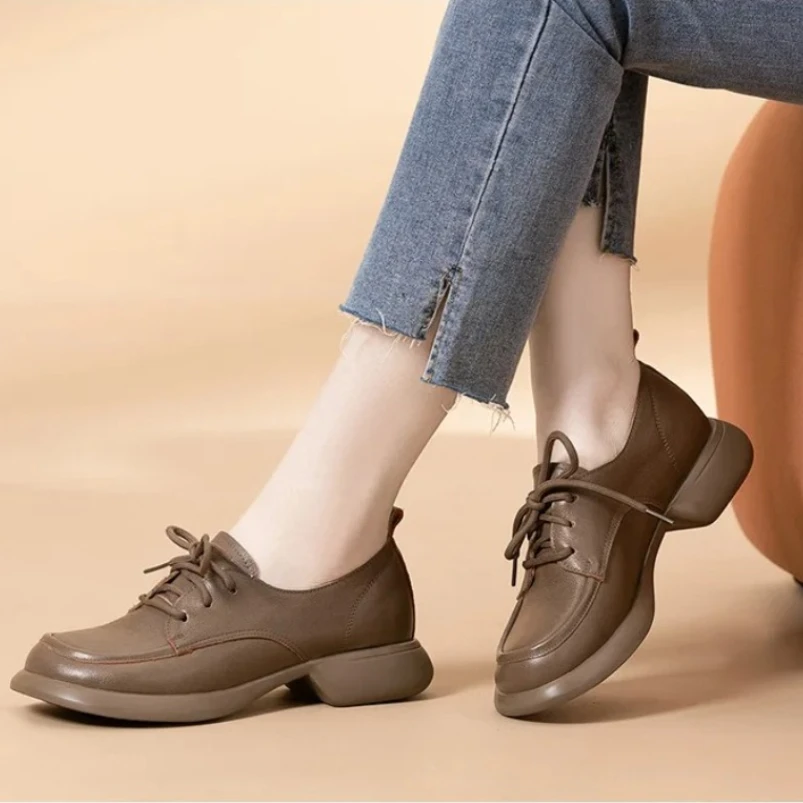 

2025 Новые простые повседневные универсальные кожаные туфли с круглой головкой, удобные одинарные туфли на толстой подошве