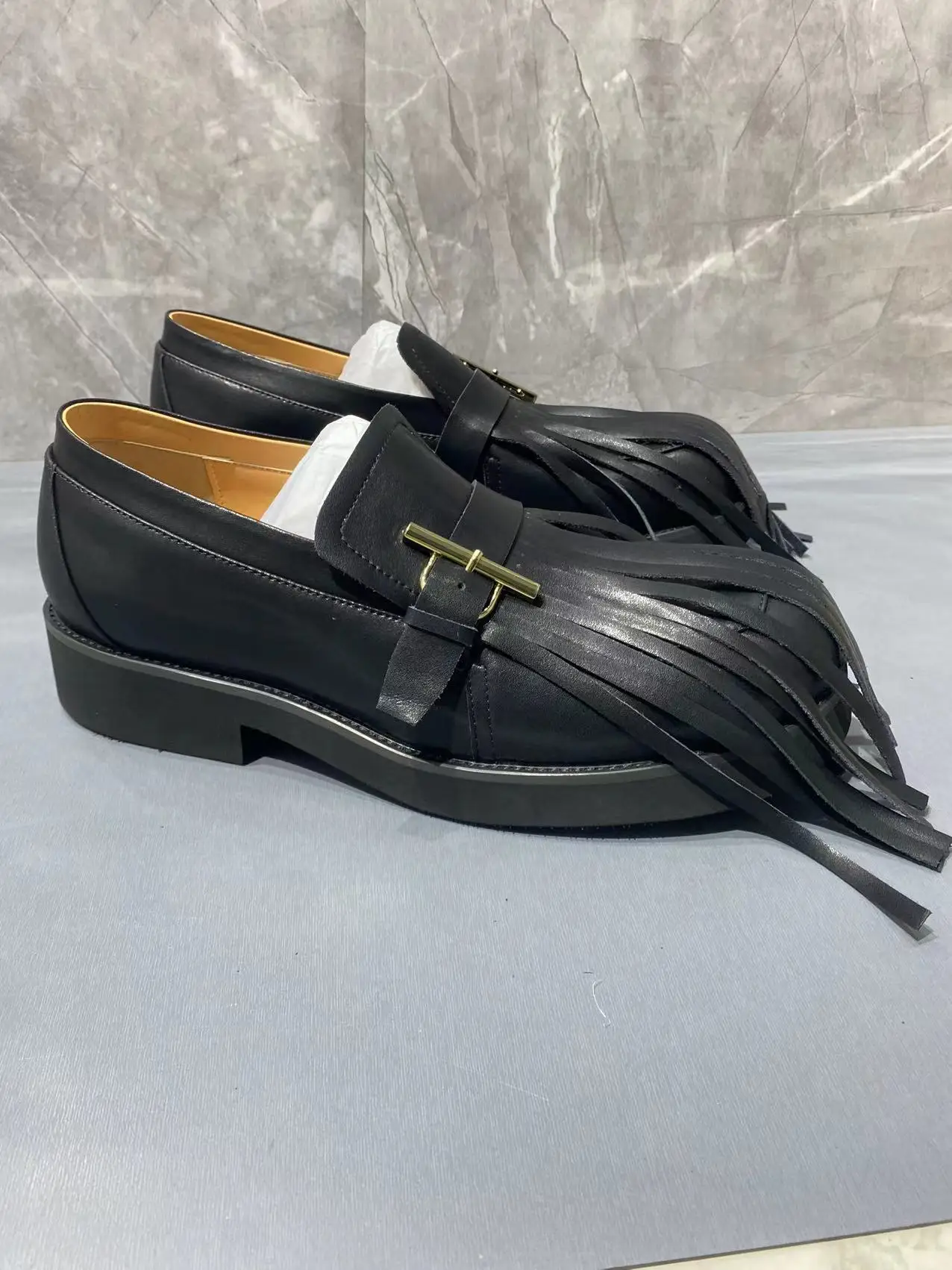 프린지 버클 남성 로퍼 두꺼운 굽 사각형 발가락 버클 캐주얼 신발 편안한 부드러운 가죽 신발