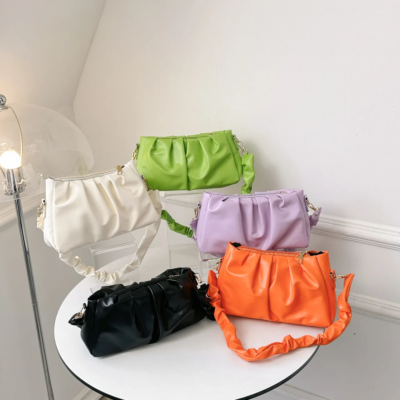 

Women's Pleated Handbag, Fashionable Casual One-shoulder, Small Square Bag, Shoulder Bag, Fashionable, Simple, Casual Commuting