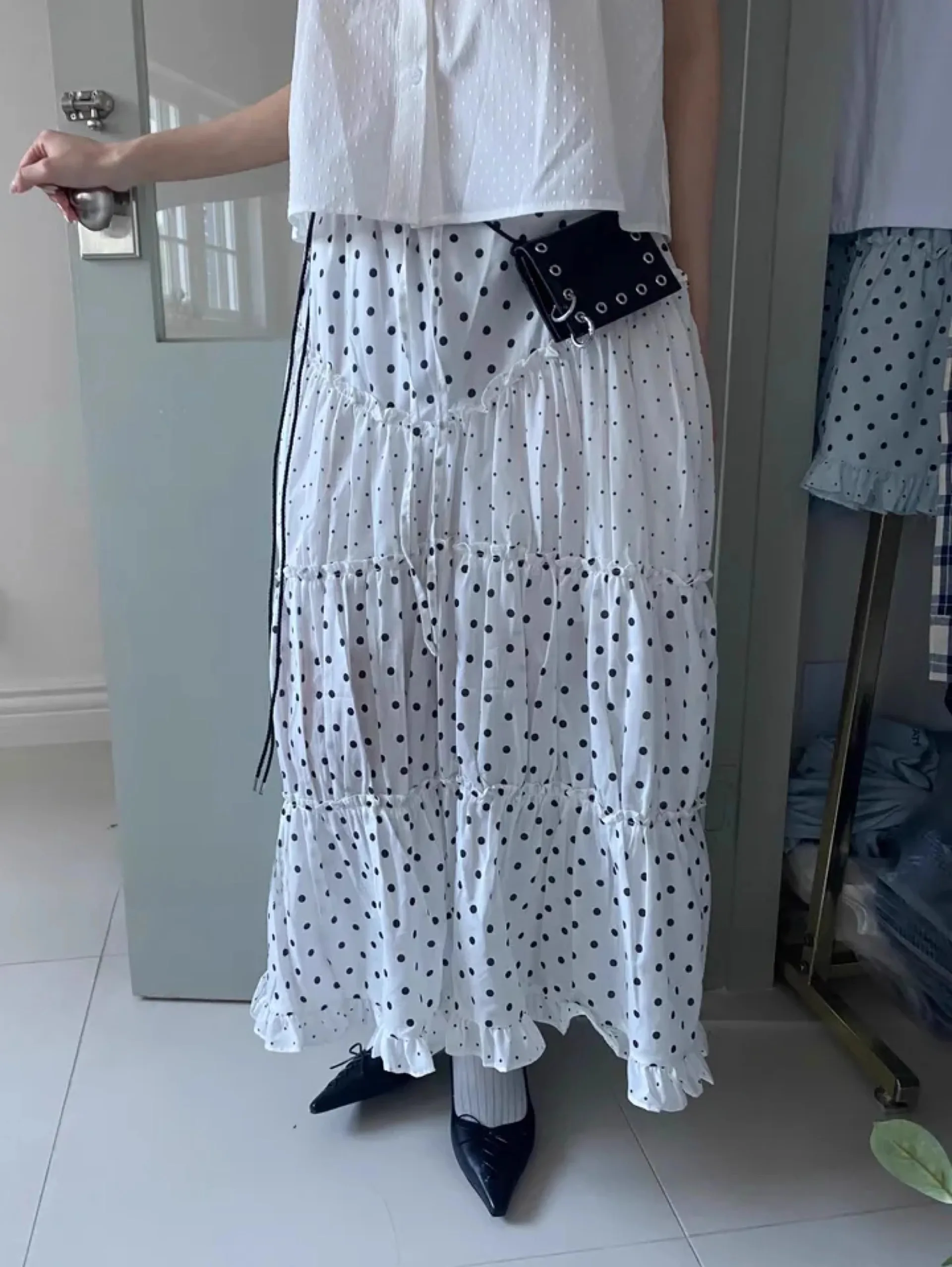 Saia Midi Retrô Oxigênio Girl com Poás, Psada, Renda, Cintura Elástica, Estilo A-line, Crimento Médio, Estilo Urbano, V...