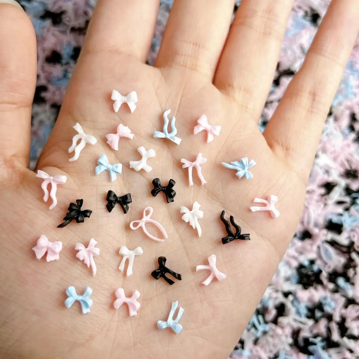 50PCS Mehrere Stil Linie Band Bögen Harz Nagel Charms Candy Farbe Süße Krawatten Bowknots Nail art Dekorationen für DIY Fee Nägel