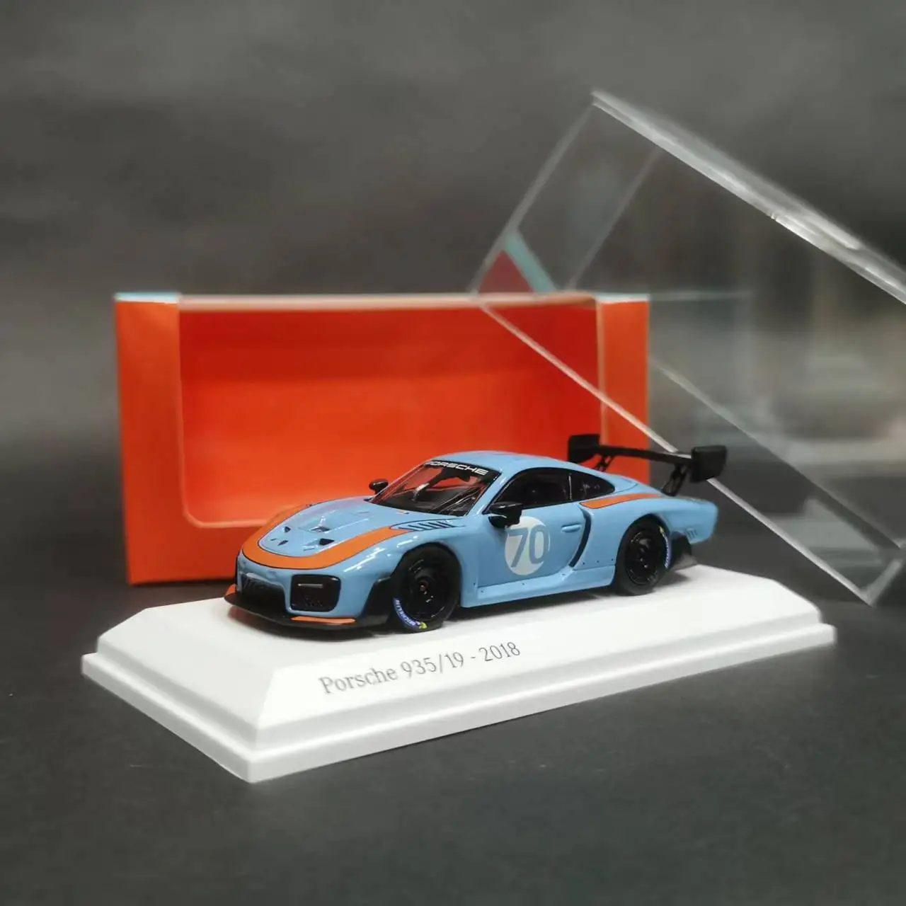 MINICHAMPS 1:64 Model Car P 935/19 2020 Alloy Die-Cast Vehicle-Gulf Design