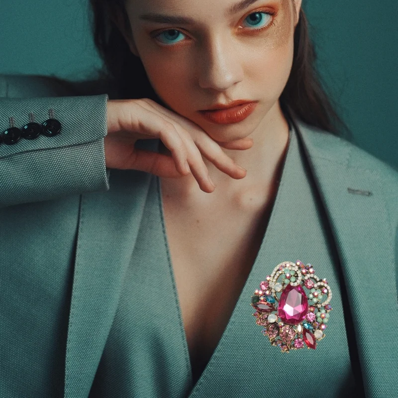 Vintage Elegance Boho Style Rhinestone Brooch Personalized Design for Unisex Fashion Pin Accessories