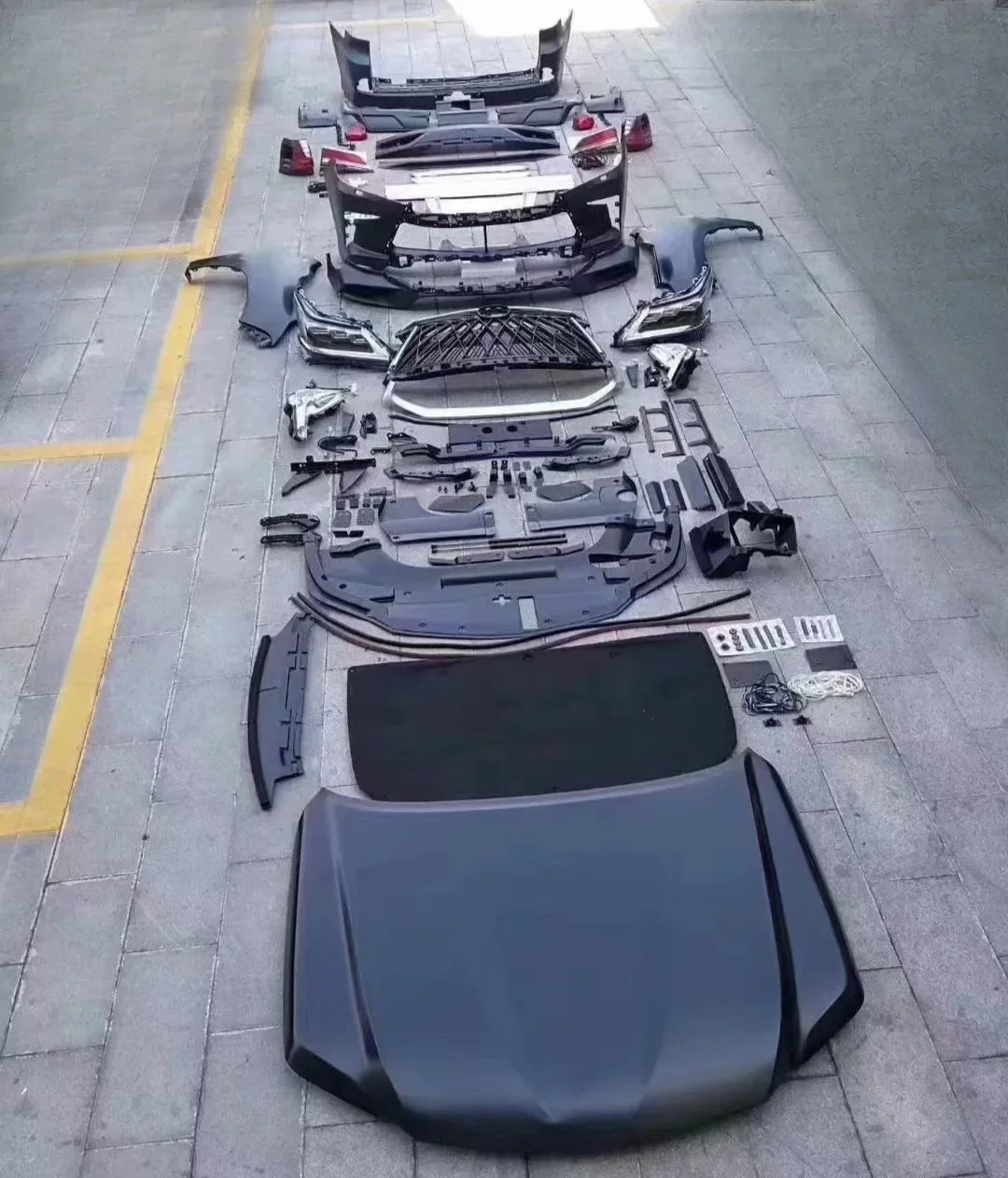 Adatto per il 08-15 Lexus LX570 vecchio e nuovo kit surround