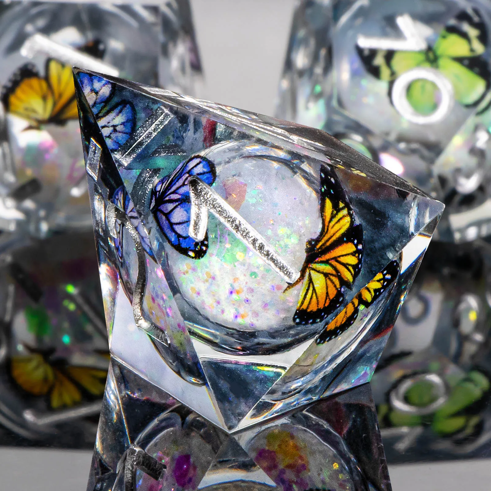 مجموعة نرد D&D الأساسية السائلة DND، نرد الزنزانة والتنين ذات الحافة الحادة، لعب الأدوار RPG D and D D D20 D12 D10 D8 D6 D4