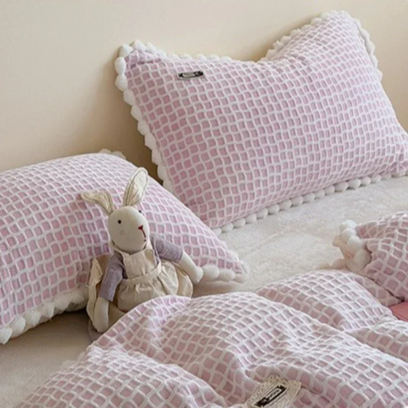 Plush Grid Bedding Four Piece Set of Thickened Soft Warm Coral Fleece Bed Sheets Winter Simple Stylish Duvet Cover Pillowcase