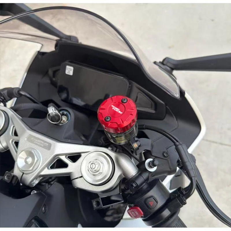 

Front Brake Fluid Reservoir Caps Guard & Keychain Key Ring Moto Accessories Fit For CFMOTO 500SR Voom 500SR Voom500 500 SR