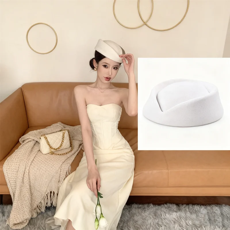 Flight Attendant Style Beret Hat Vintage Black White Flat Cap with Hair Clip, Retro Stewardess Inspired Fashion Hair Accessories