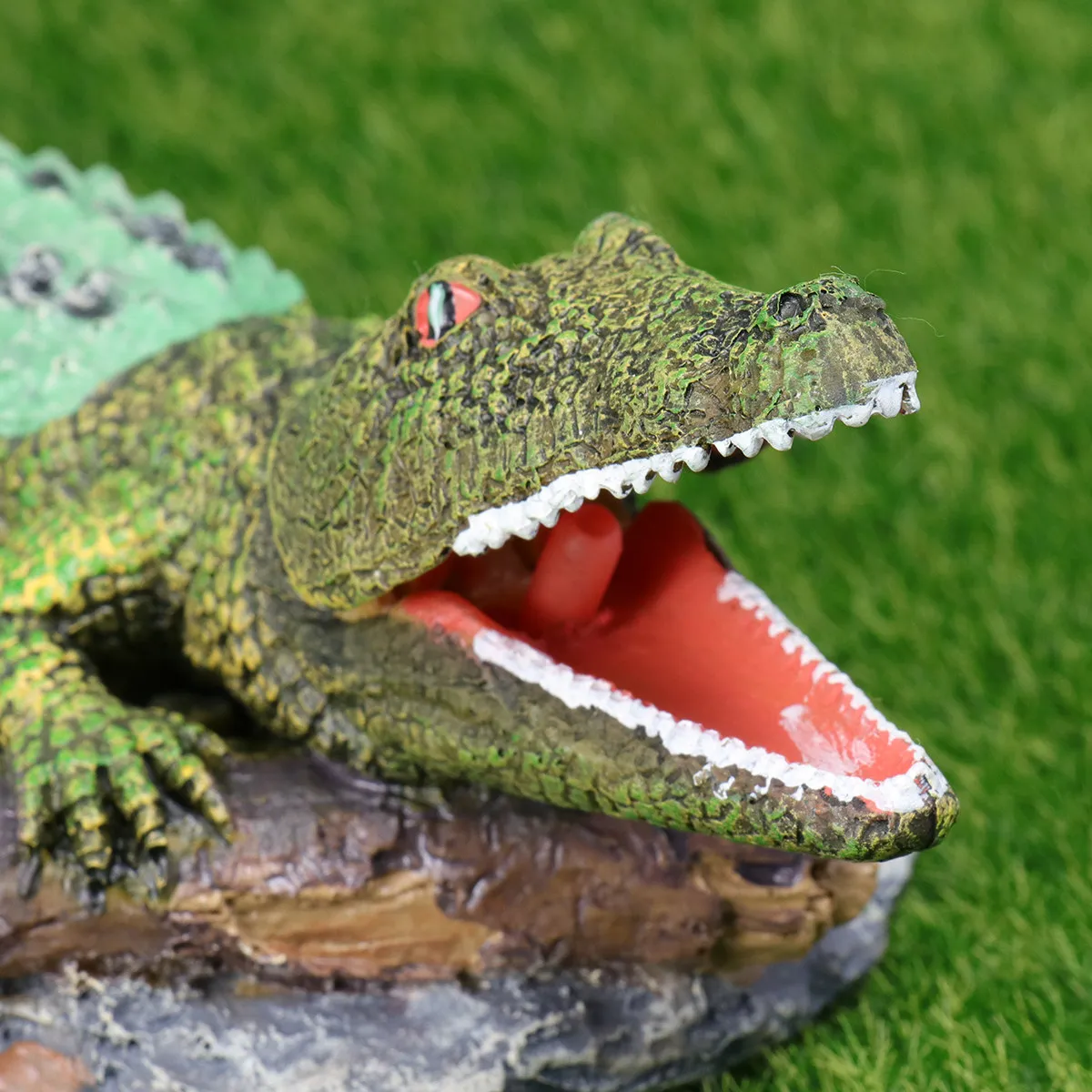 

1Pcs Realistic Resin Crocodile Aquarium Decor for Fish Tank Landscaping Safe Non-Toxic Ornament Creative Underwater