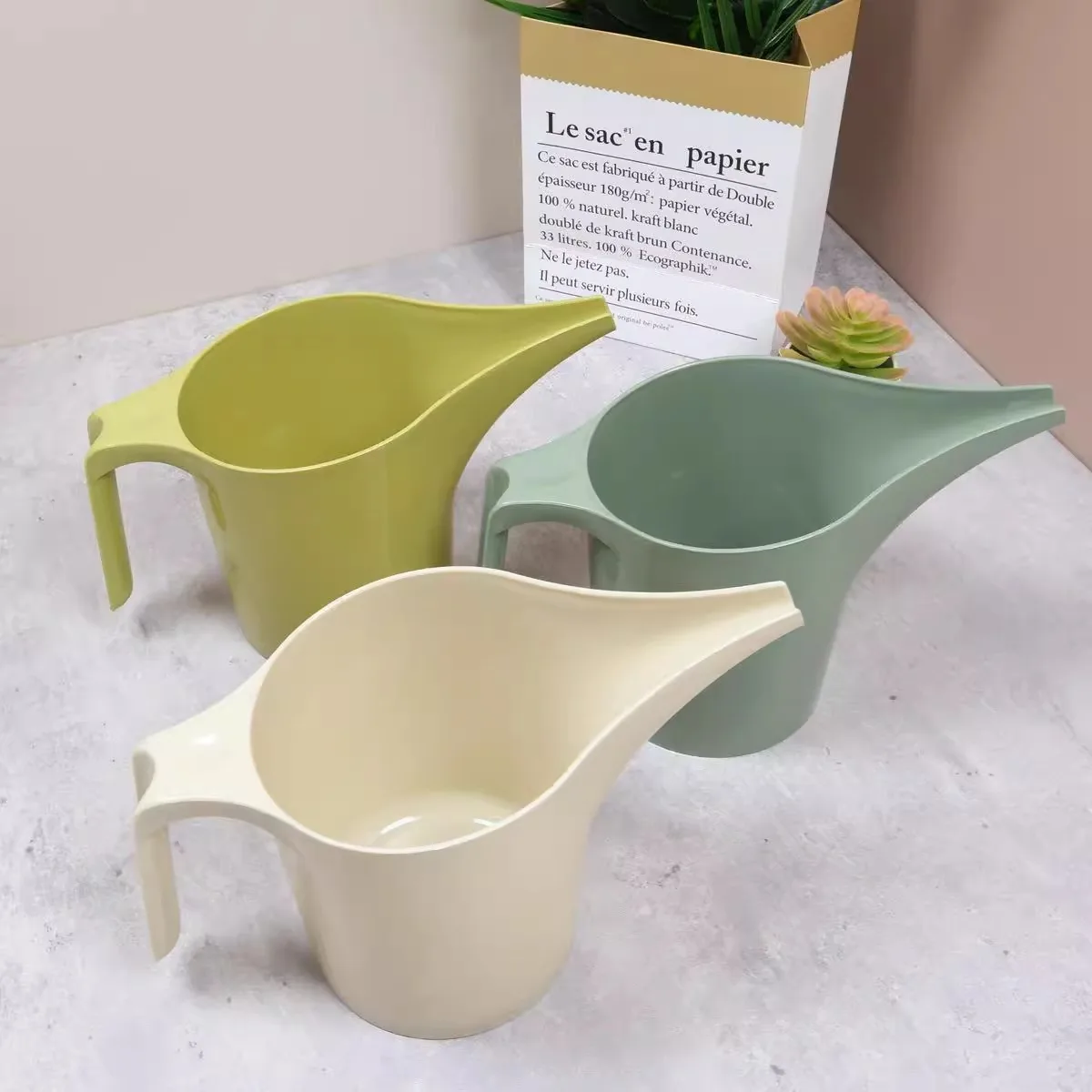 Popular Long-Spout Watering Can, Plastic Sprinkler, Long-Spout Flower Watering Cup, Suitable for Gardening and baking