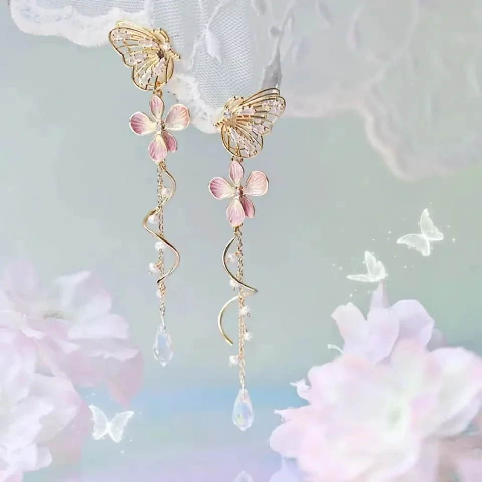 Boucles d'oreilles pendantes en forme de papillon doré, fleur de cerisier, cloutées en diamant, pampilles, à la mode et polyvalentes, légères, de luxe pour femmes
