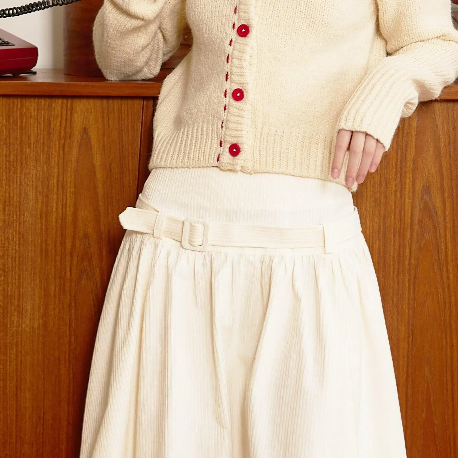 

Original Design Cry White Pleated f Skirt with Waist Split Women's Premium Faion Cotton Modal Blend Winter 2024