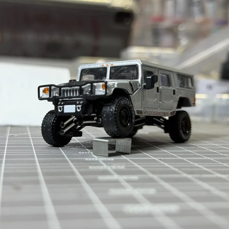 1: 64 Hummer H1 Modified Four-wheel Independent Suspension Version