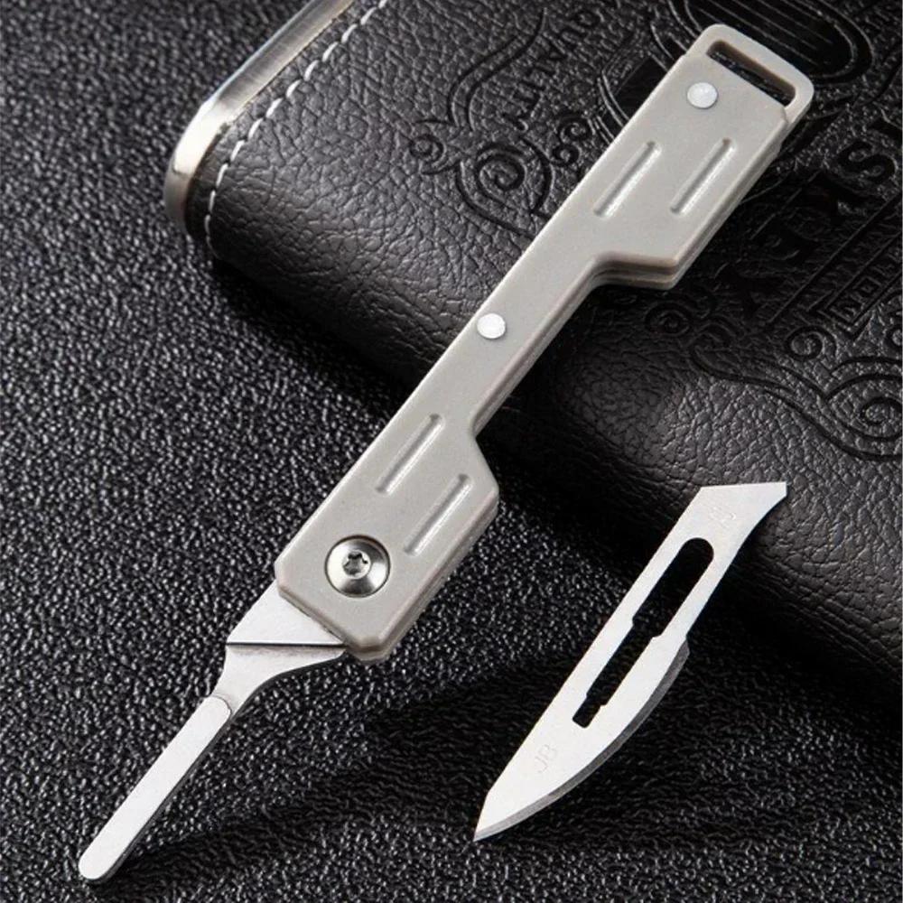 Imagem -02 - Mini Folding Medical Bisturi Faca Edc Outdoor Desembalar Pocket Knife 10 Pcs Lâminas Substituíveis