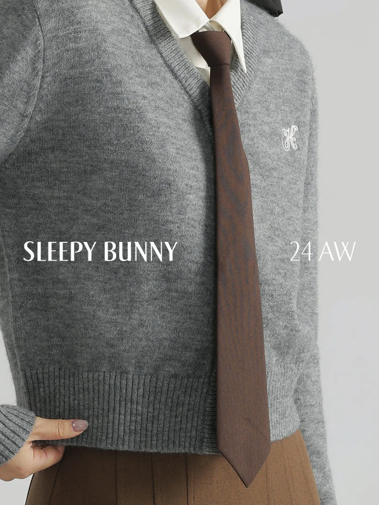 เสื้อคาร์ดิแกนถักปักลายทรงสลิมติดกระดุมด้านหน้าเสื้อสเวตเตอร์ลำลองฤดูใบไม้ร่วงแขนยาวเสื้อแจ๊กเก็ตสไตล์วิทยาลัยที่หรูหราเลเยอร์ท็อปผู้หญิง