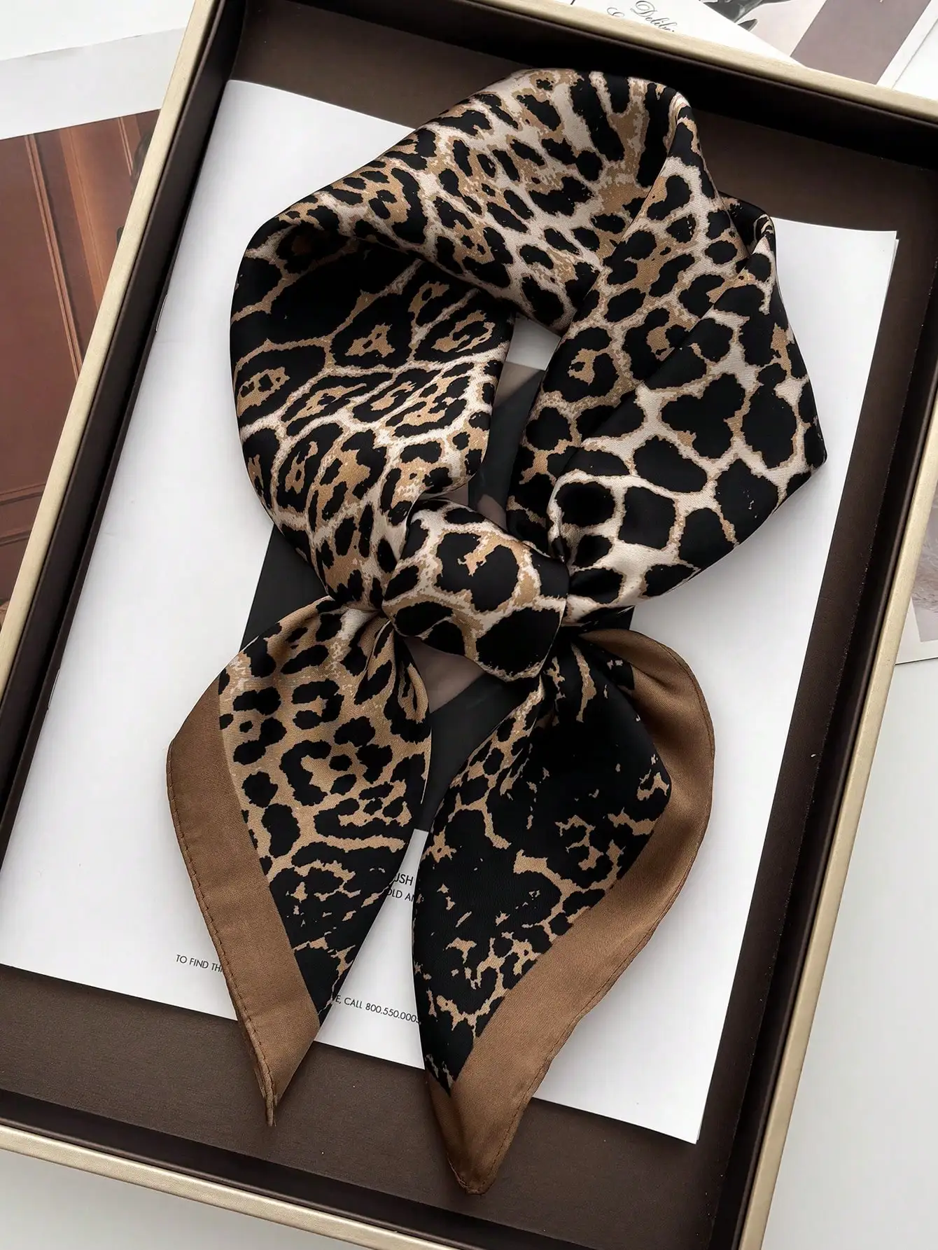 

1pc Luxury Brand Leopard Print Bandana Square Scarf Women's Imitation Silk Scarf Casual Versatile Decoration Small Neck Scarf