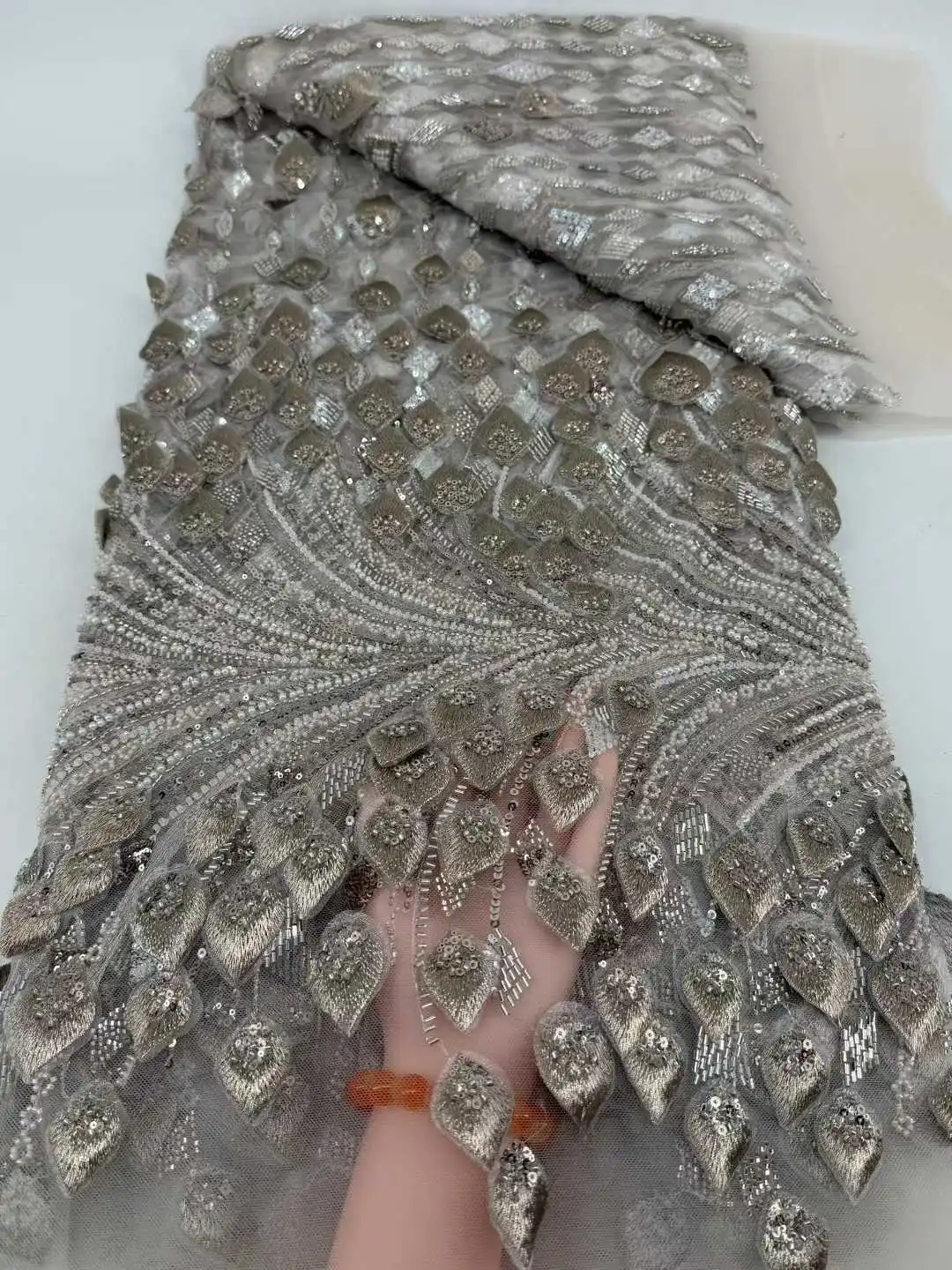 

Luxury Luxurious Nigerian African Beaded Lace Fabric High Quality Sequins Embroidery African French Lace Fabric For Sewing