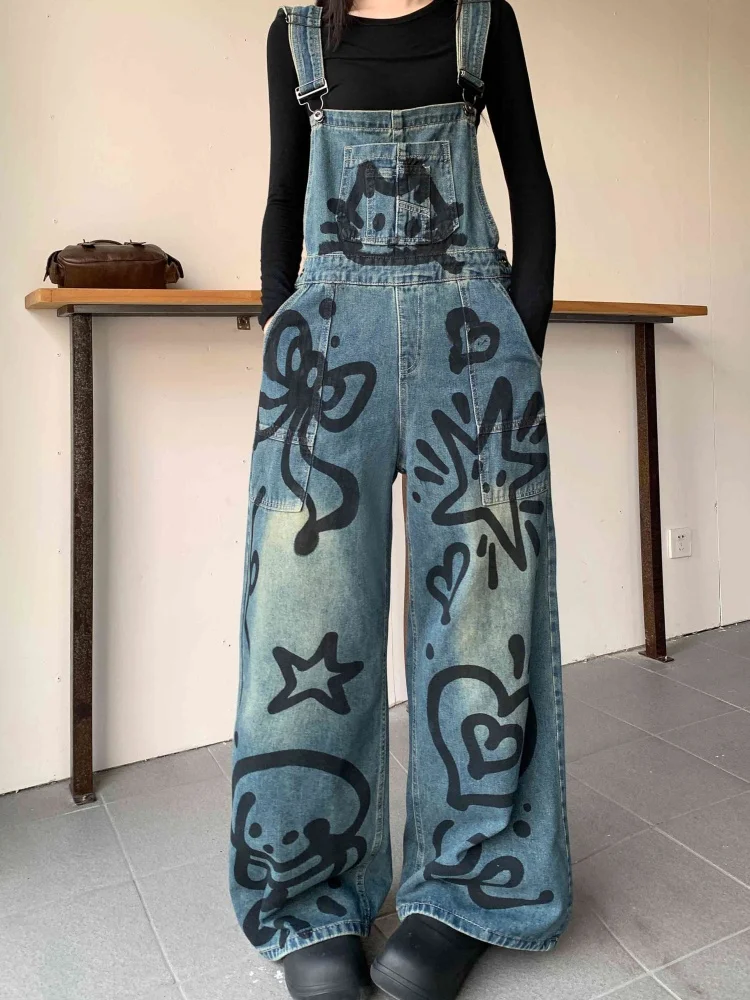

2025 г., мешковатые женские джинсы в американском стиле Y2K с принтом граффити, комбинезоны на бретелях, брюки, женская одежда, синие комбинезоны, брюки