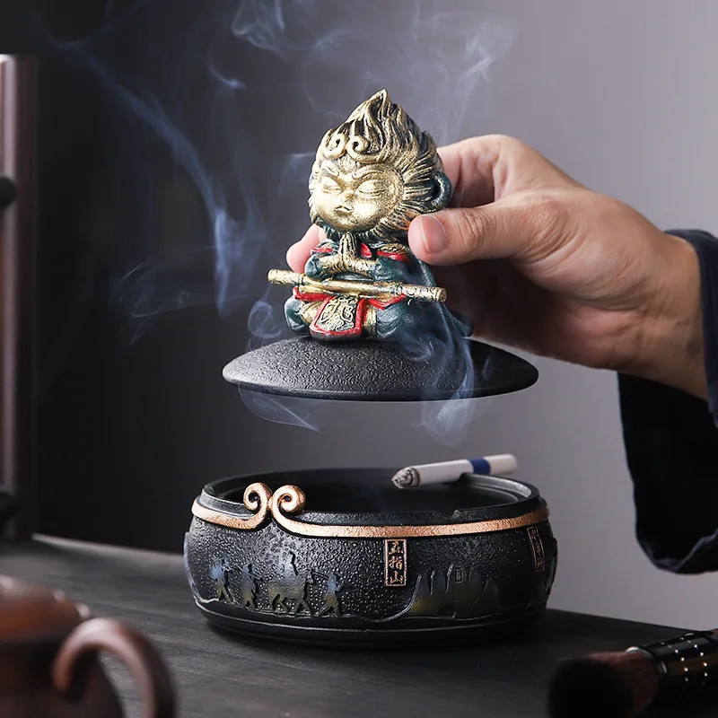 

Пепельница против лета с крышкой, креативная тенденция, большая пепельница Wukong Qitian Dasheng для дома, гостиной, офиса