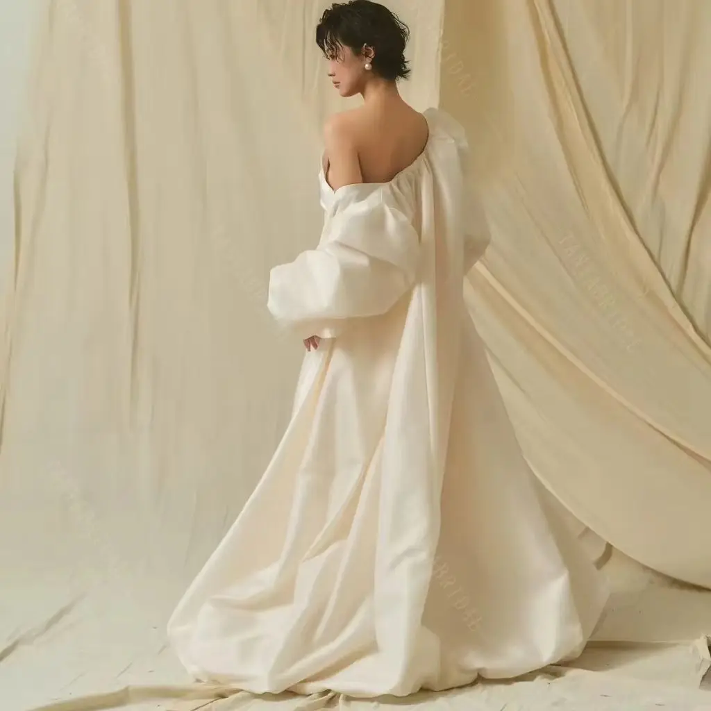 

Taffeta Wedding Long Cape With Long Sleeves ,Bridal Jacket With Train ,Women Coat Chic DJ472