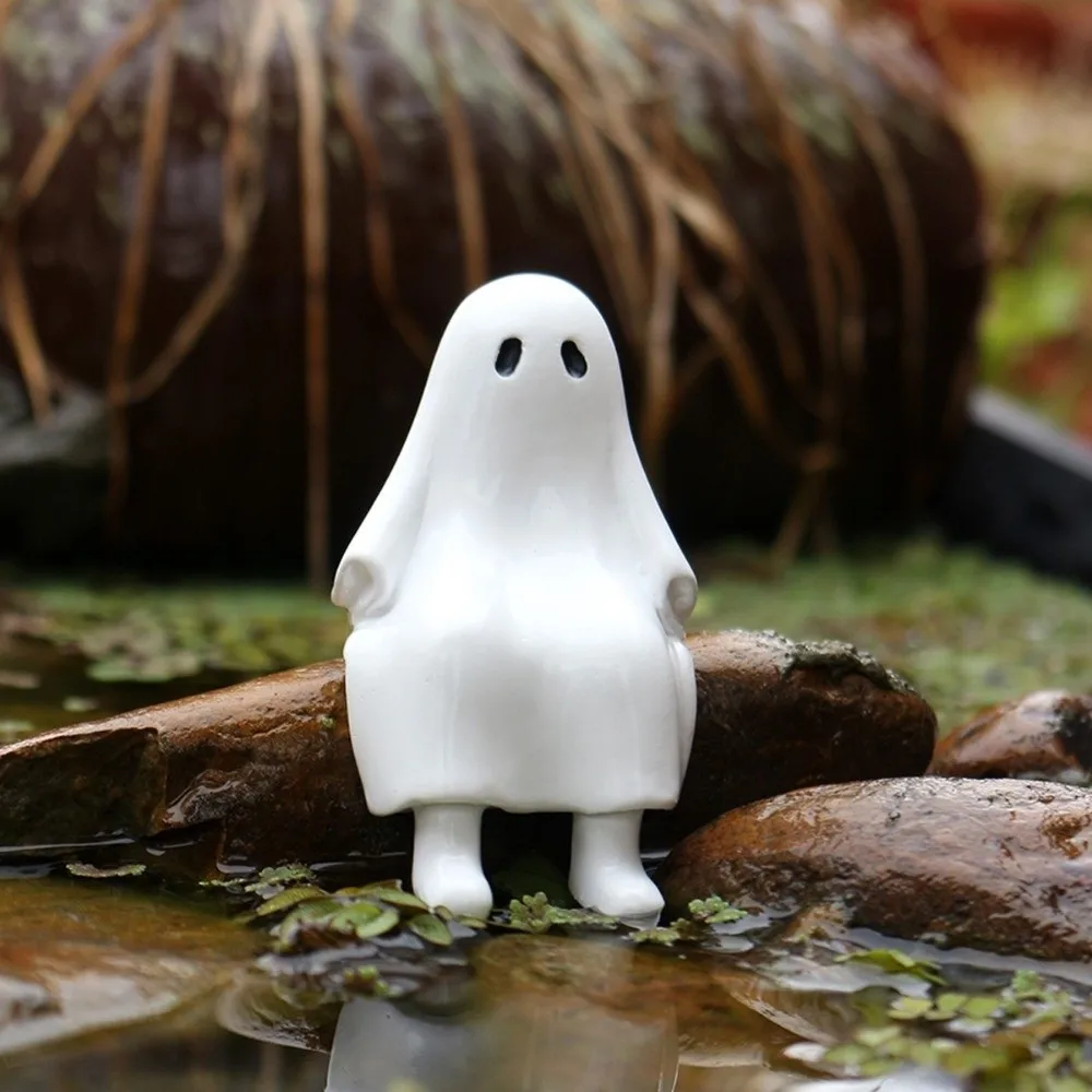 

Creative Resin Halloween Ghost Figurine Funny Decorative Ghost Statue Cartoon Ghost Ornament Windowsill Decoration