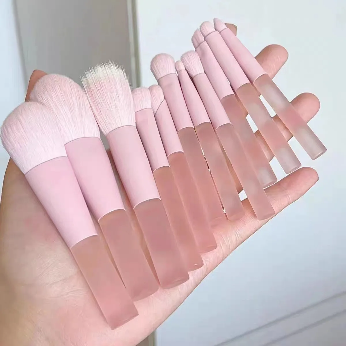 Juego de brochas de maquillaje de color rosa melocotón, 10 Uds., brochas para polvos y colorete ultrasuave, herramientas cosméticas profesionales para maquillaje impecable