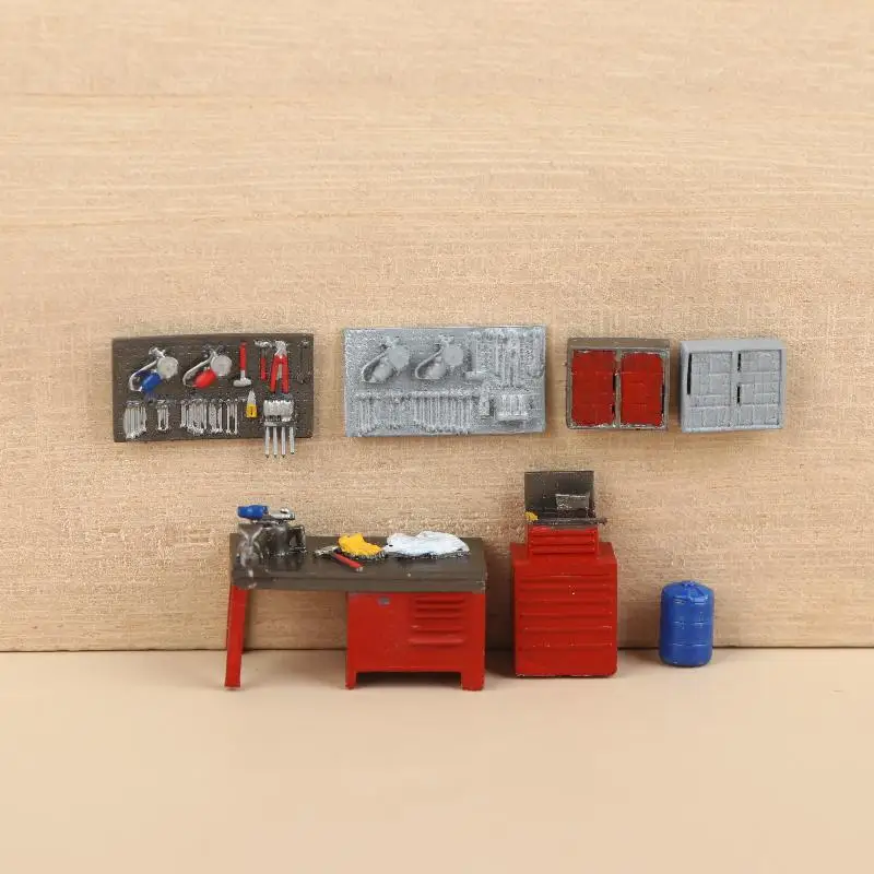

。1pc new 1/64 Scale Tool Bench/Pegboard Model Garage Scene Display Prop Accessories Collection Gifts