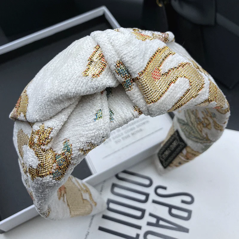 Fashionable Embroidery Hairpin Hoop Women's High Sense of Luxury Light High Skull Top Headdress Wide Edge Hair Band