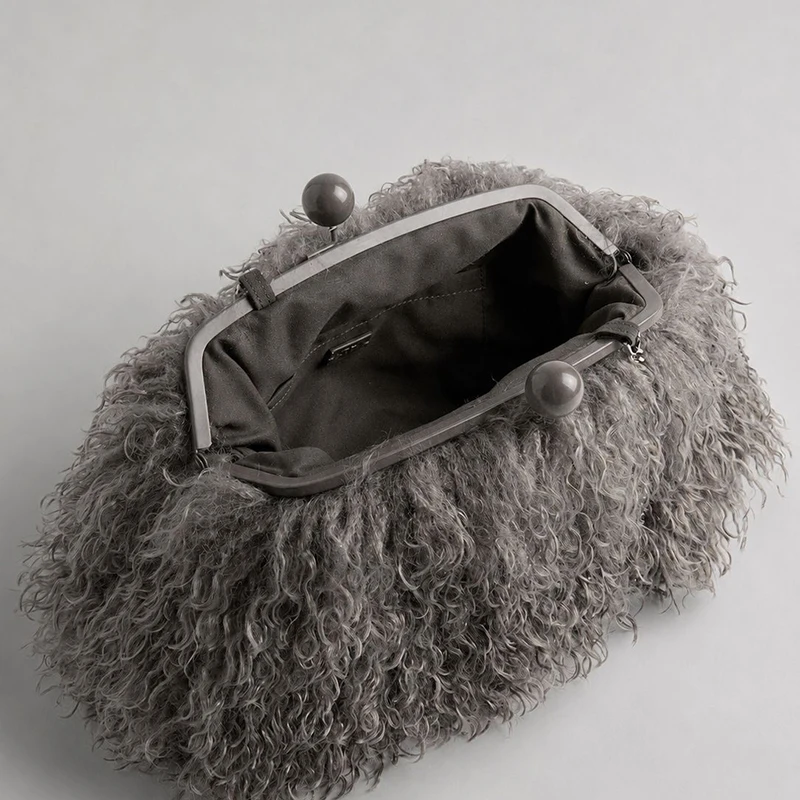 Clutch-Tasche mit Verschlussrahmen, Damen-Handtasche aus Kunstfell für Herbst und Winter, Plüsch-Umhängetasche mit Kette, elegante, modische Party-Abendtasche – Detail 3