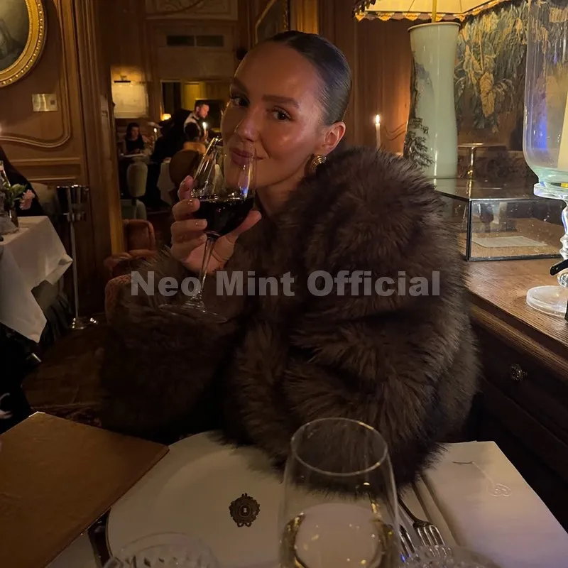 

Neo Mint Элитный бренд Gardient Укороченное пальто из искусственного меха для женщин 2025 Зимняя культовая уличная мода Неделя для девочек Пушистая короткая меховая куртка