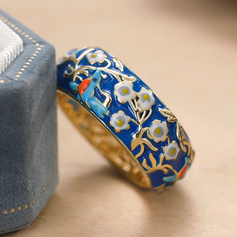 Huitan Blue Enamel Ring for Women Engraved Colorful Bird Floral Temperament Elegant Lady Rings for Wedding Party Unique Jewelry