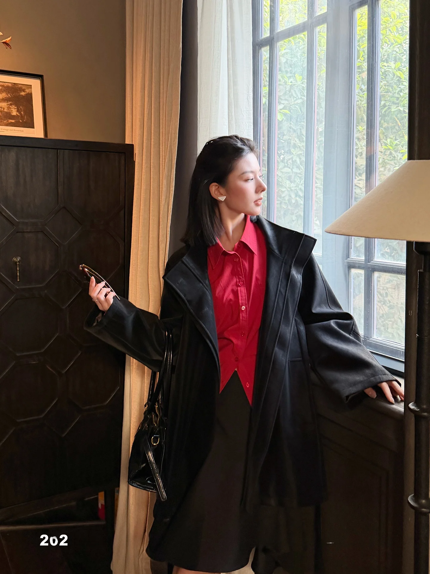 

Modern Retro Leather Coat Women's Belted Waist Slimming High-End Feelings Vintage Faion Magazine Inspired Outerwear