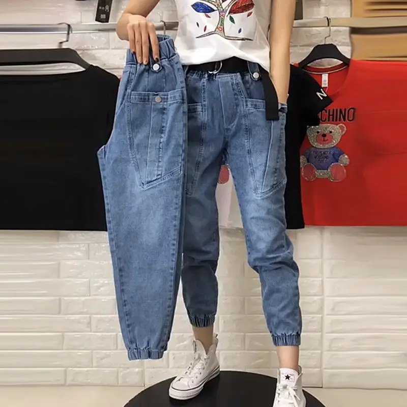 秋と冬のハイウエスト弾性ジーンズ女性の韓国ハーランルーズ刺繍ガールズパンツ薄い多用途ラディッシュグレーパンツ
