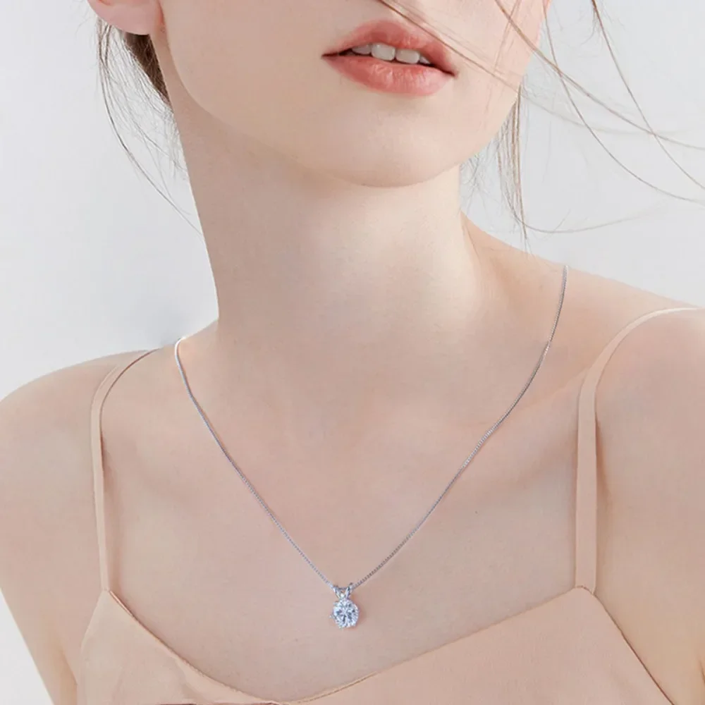 LinkerLove S925 Sterling Silver Moissanite Solitaire Pendant Necklace V Shaped Bail Design Fine Jewelry for Women Birthday Gift
