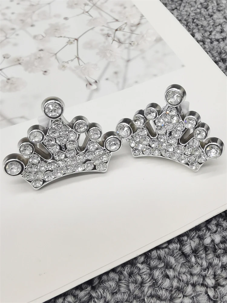 2PCS Luxus Bling Schuh Spitze Charms ABS Strass Schnalle Dekoration DIY Goldene Krone Schnürsenkel Clips Zubehör Fit Frauen Stiefel – Detail 9