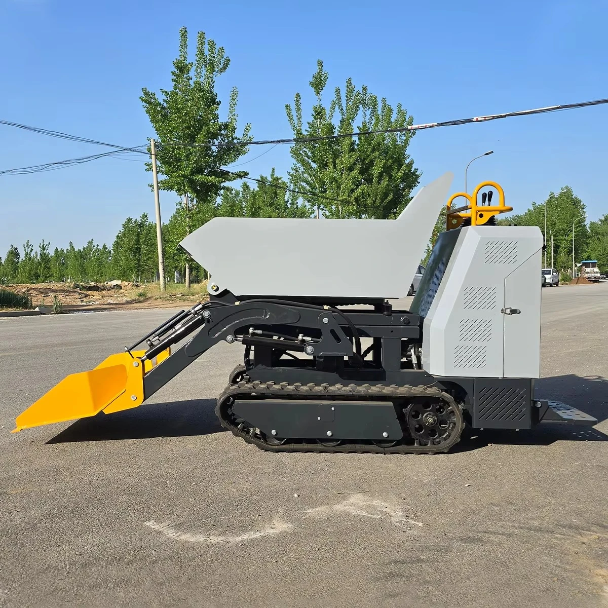 Lightweight Mini Rubber Tracked Dumper Hydraulic Dump Bucket  Crawler Hauler For Backyard Landscaping Garden Stone Soil Delivery