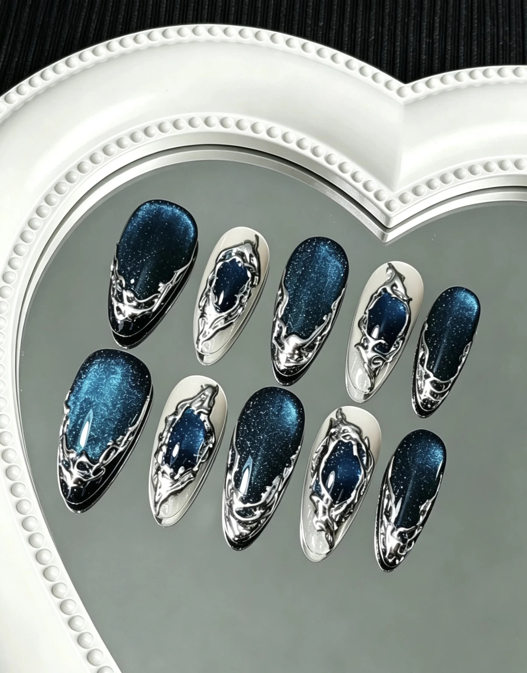 10-Piece Set of Deep Sea Blue Liquid Silver Magic Mirror Almond-Shaped Press-On Nails, Deep Blue Crystal Cat's Eye, Fine Starlight Sparkle Effect, Like Deep Sea Starry Sky, Cool-Toned Allure, Extremely Atmospheric