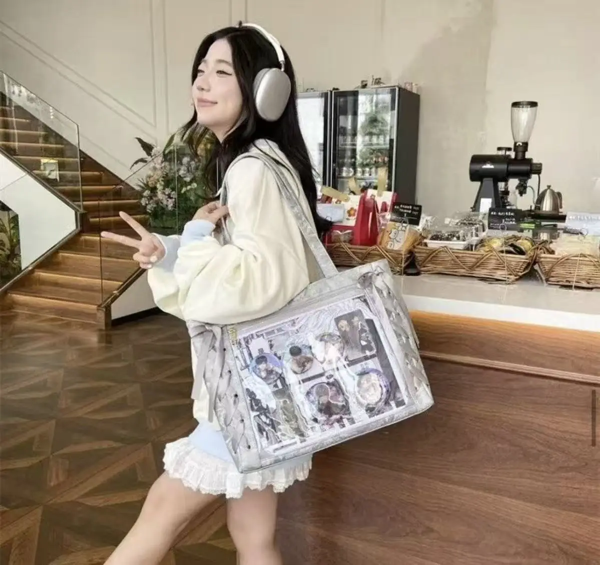 Süße & Coole Ita-Tasche für den Täglichen Arbeitsweg & Streetwear, mit Schleifendekoration, Niedlicher Puppen- & Abzeichenhalter, Lässiger Anime-Stil, Geräumige Tragetasche – Detail 7
